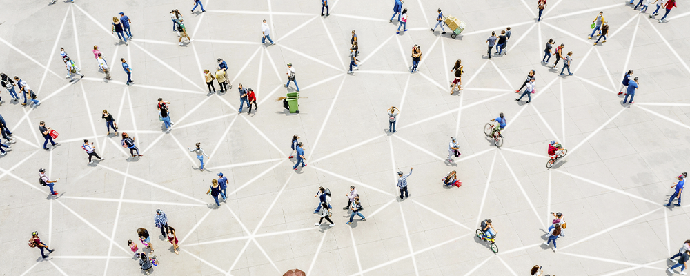 pessoas conectadas em um hub de inovação